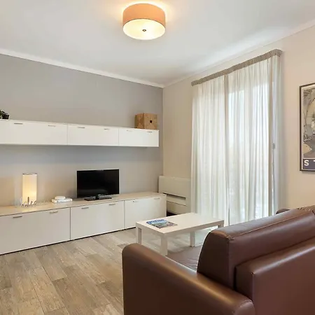 La Lombarda - By Impero House Apartment