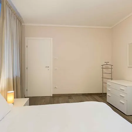 Apartment La Lombarda - By Impero House Stresa
