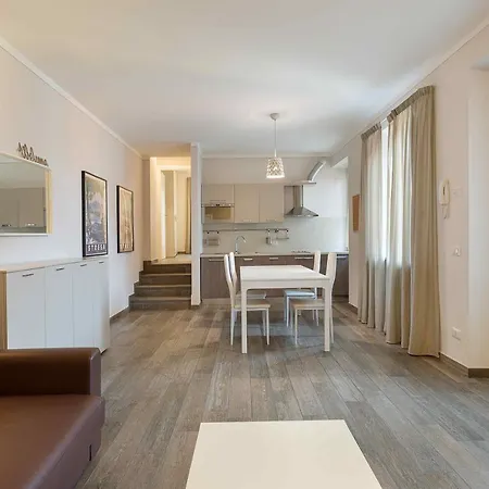 La Lombarda - By Impero House Apartment